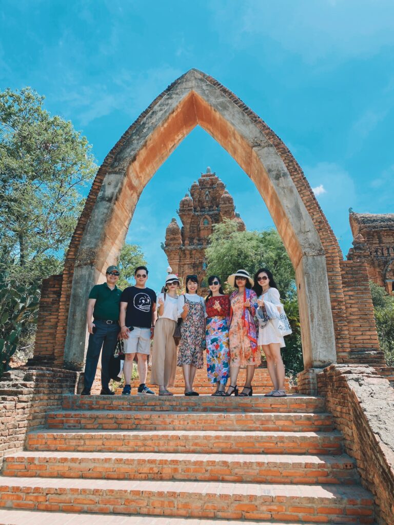 Cổng vào tháp Po Klong Garai