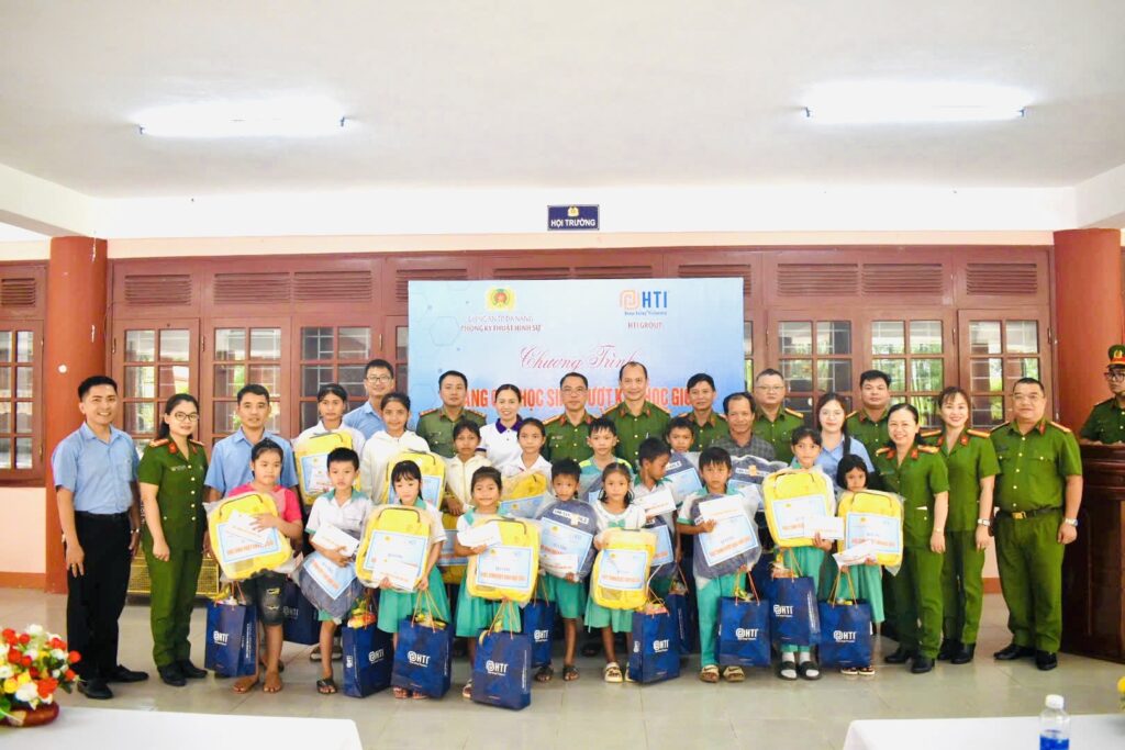 HTI Group trao quà tại xã Trà Tân, Đà Nẵng