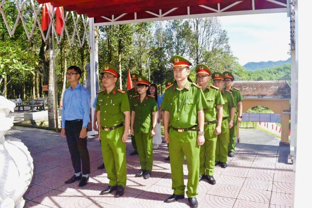 HTI Group trao quà tại xã Trà Tân, Đà Nẵng