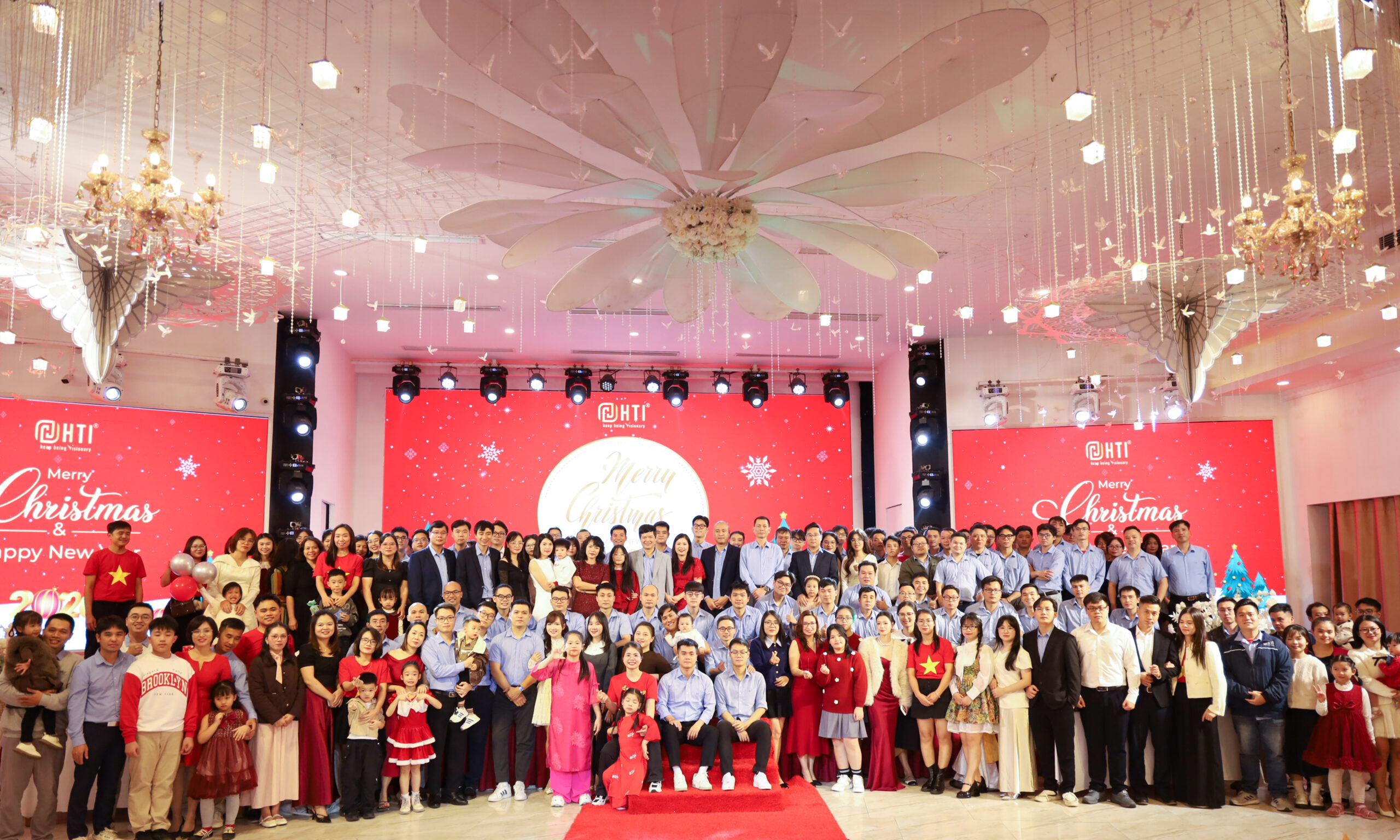 Giáng sinh ấm áp của đại gia đình HTI Group trên khắp mọi miền